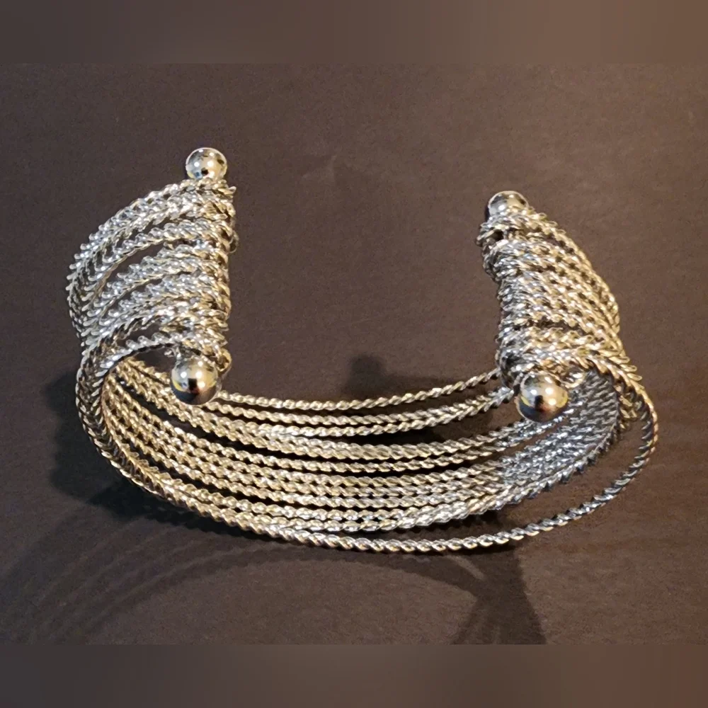 NWOT Vintage Shiny Silvertone Bangle Cuff Bracelet - Picture 5 of 5